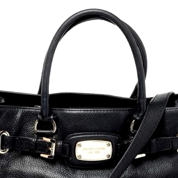 Michael Kors black leather Black Tote Handbag
Shoulder Bag - Picture 6 of 8